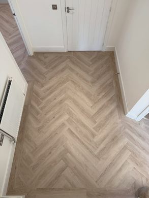 Invictus Maximus Herringbone Divine Oak Pure, за м2