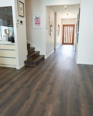 Quick Step Majestic 3553 Дуб Пустеля Брашований Темно Коричневий, за м2