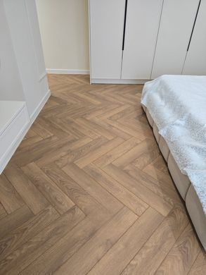 Krono Original Herringbone 8573 Дуб Харлех, за м2