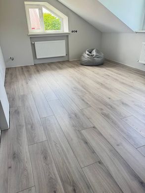 Haro Tritty 100 Oak Emilia Velvet Grey, за м2