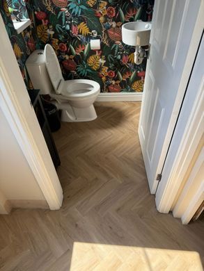 Invictus Maximus Herringbone DB Divine Oak Cookie, за м2