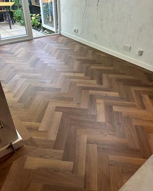 Invictus Maximus Herringbone Highland Oak Chocolate, за м2