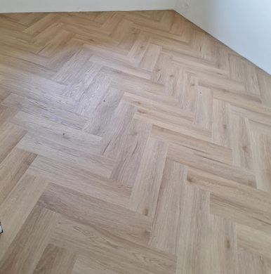 Arbiton Amaron Herringbone DB 158 Дуб Харлоу, за м2